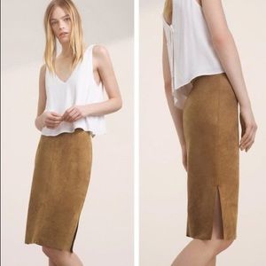 Aritzia wilfred suede lis skirt. Size 00.